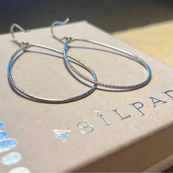 Silpada Slimline Oval Hoops - Picture 5 of 7